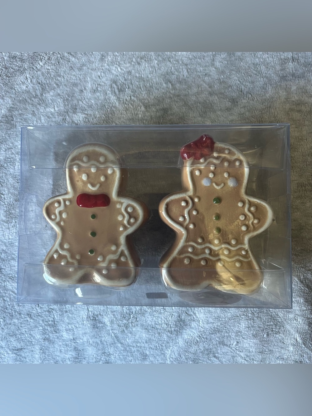 Dolly Parton Christmas Gingerbread Man Woman Salt & Pepper Shaker Set DG New